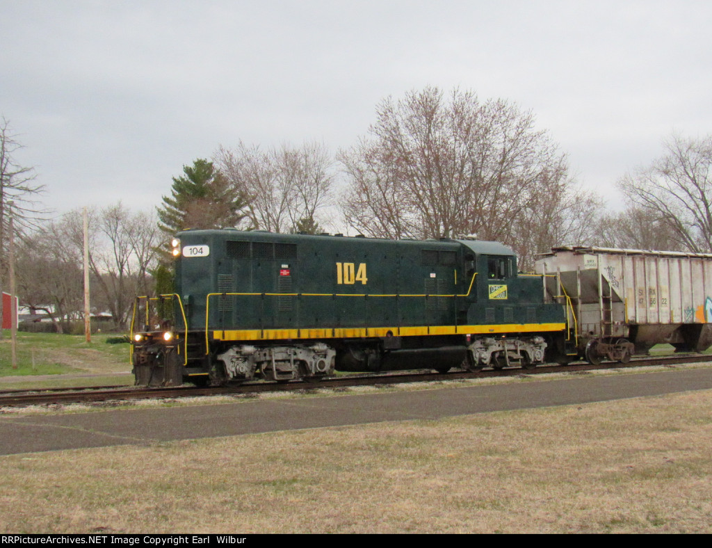 Ohio South Central Railroad (OSCR) 104